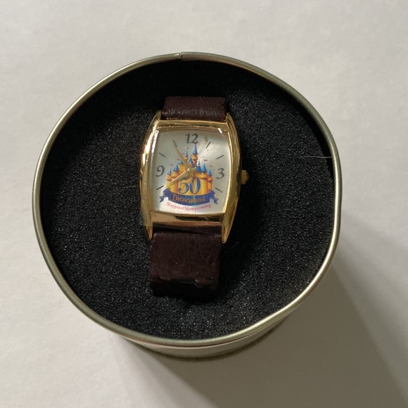 Vintage Disneyland 50th anniversary watch in tin - Picture 3 of 17
